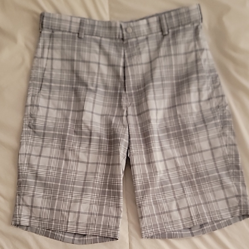 Nike Men's Light Gray Golf Plaid Shorts Size 32